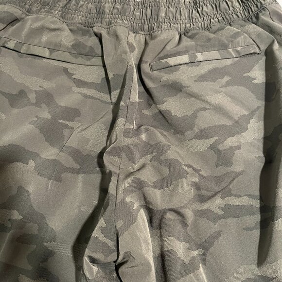Athleta Camo Lined Jogger Size 6 - Picture 10 of 10
